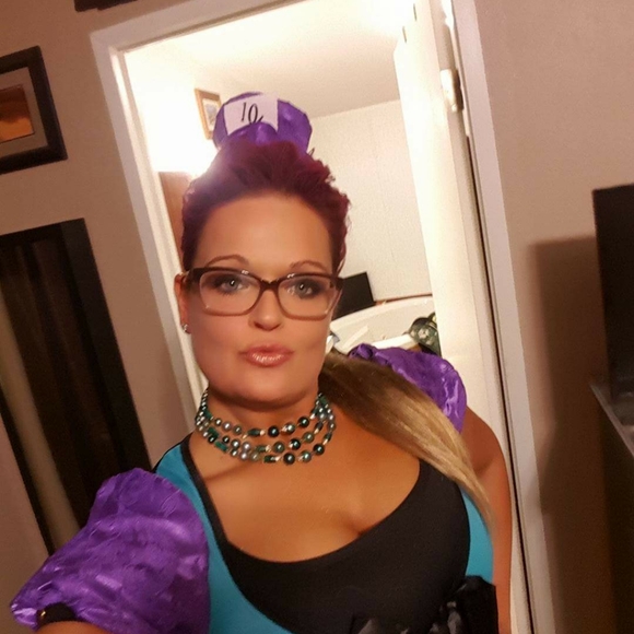 Meet your Posher, Kaydee - Picture 2 of 10